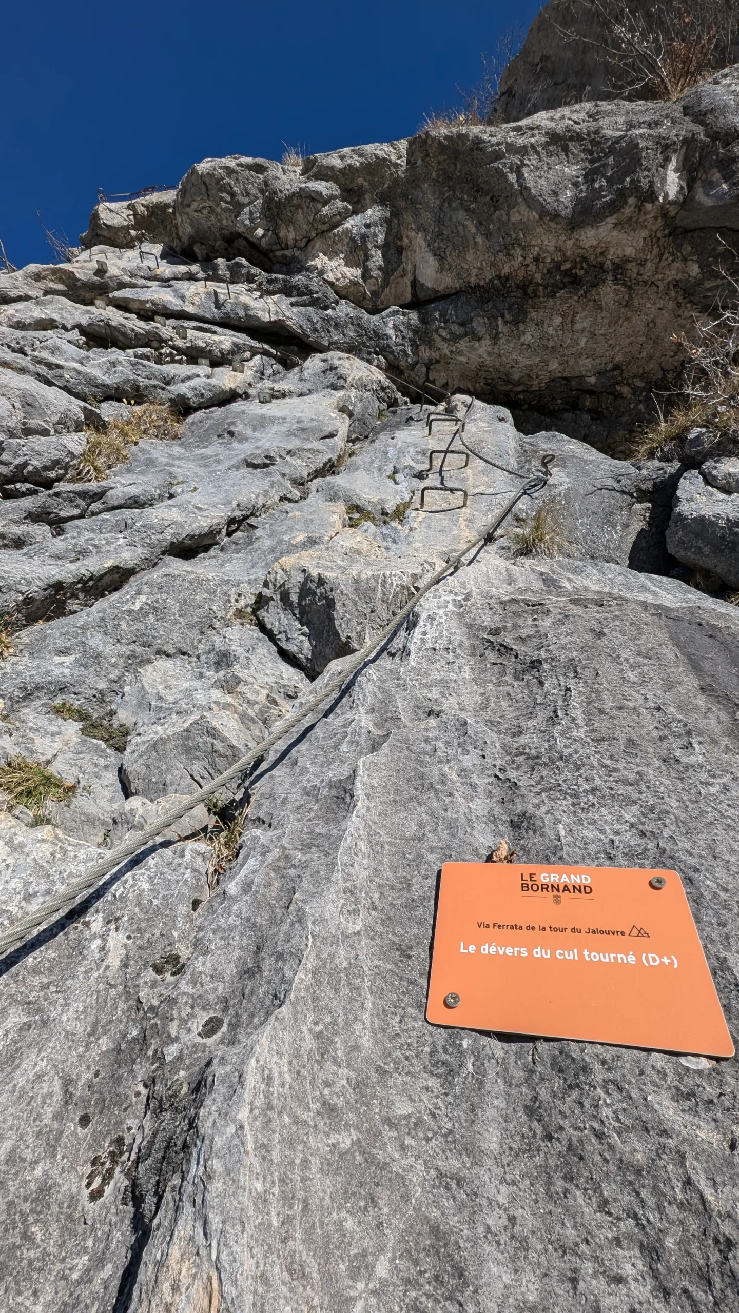 partie D+ de la via ferrata la tour du jallouvre le dévers du cul tourné