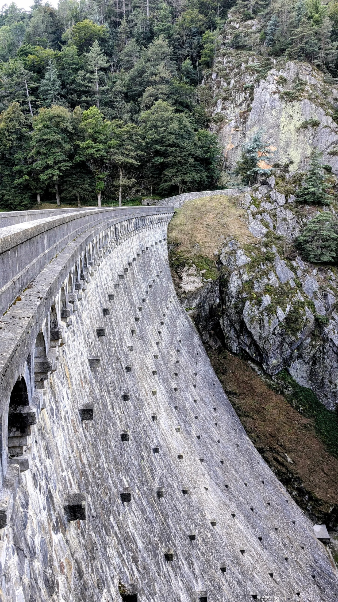vue proche du barrage