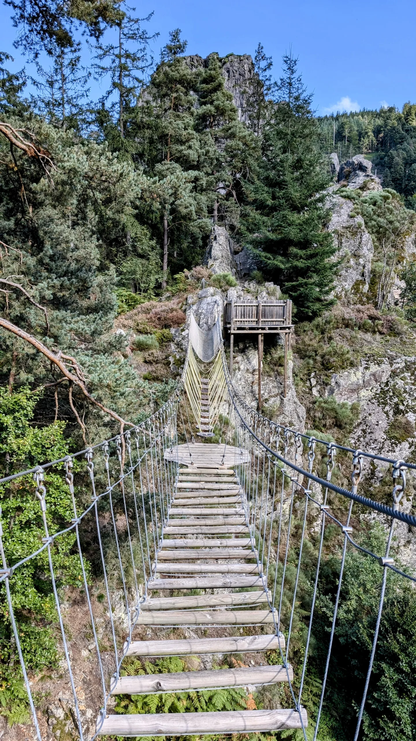 agrès ludique sur la via ferrata de planfoy